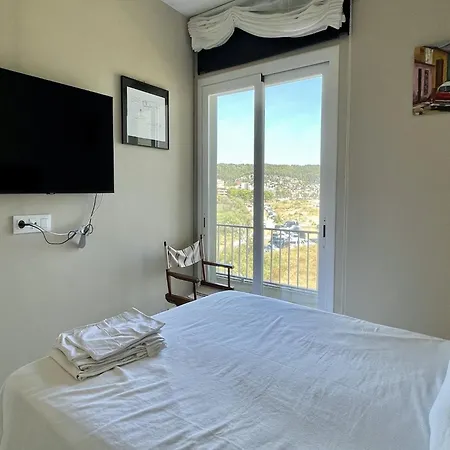 Beachfront In Spain With Pool Access Apartment *