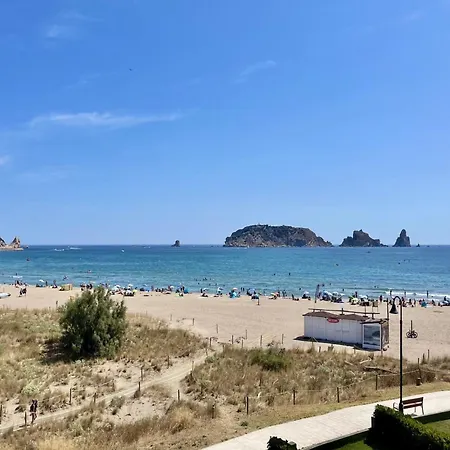Apartment Beachfront In Spain With Pool Access L'Estartit