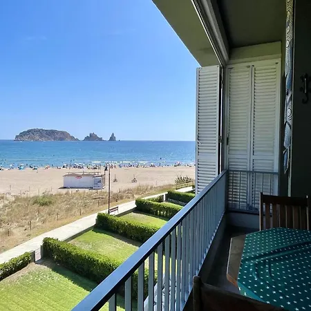 Beachfront In Spain With Pool Access L'Estartit