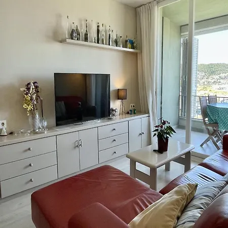 Beachfront In Spain With Pool Access Apartment L'Estartit